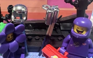 Lego Classic Spaceman Chrome Painted Space Helmet And Airtank Only - Picture 1 of 2