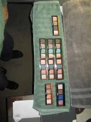 ¡LOTE DE 13 PIEZAS!    Paleta de sombras de ojos cremosas Revlon So Fierce Prismatic Foto 1 de 4