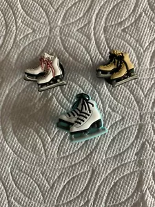 CIONDOLI PER SCARPE DA SKATE FIGURE JIBBITZ ADATTI A CROCS FIGURE PATTINI CHARM - Foto 1 di 4