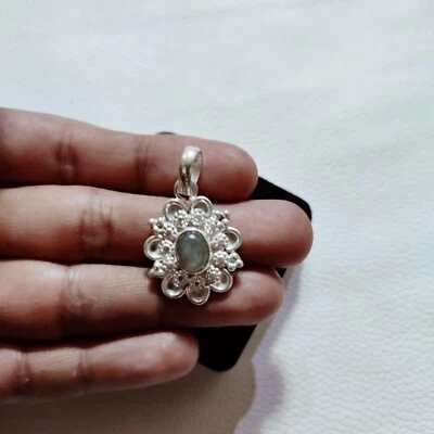 Incredibile ciondolo in argento labradorite con pietre preziose fatte a mano ... - Immagine 1 di 4