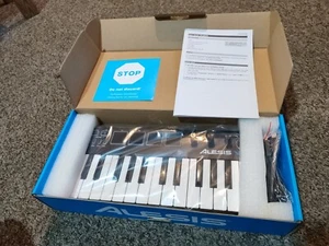Alesis VMini Portable 25-Key USB-MIDI Keyboard Controller Air Xpand! 2 New - Picture 1 of 12