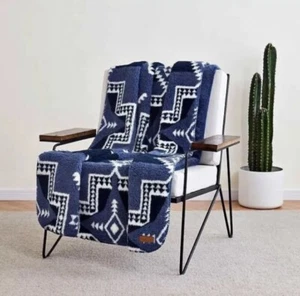 Pendleton Sherpa Fleece Throw Blanket 50 X 70 Ivory White Geometric Reversible - Picture 1 of 6