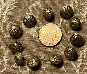 Elf antike Miniatur runde Messingknöpfe eingeprägtes Blumenmuster 10 mm breit - Bild 1 von 4