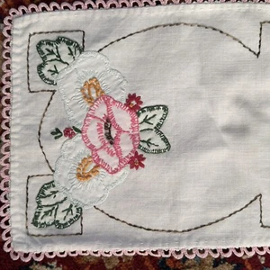 Handmade Embroidered Scalloped Lace Edge Floral 8”x11.5” Scarf Table Runner VTG - Picture 1 of 3