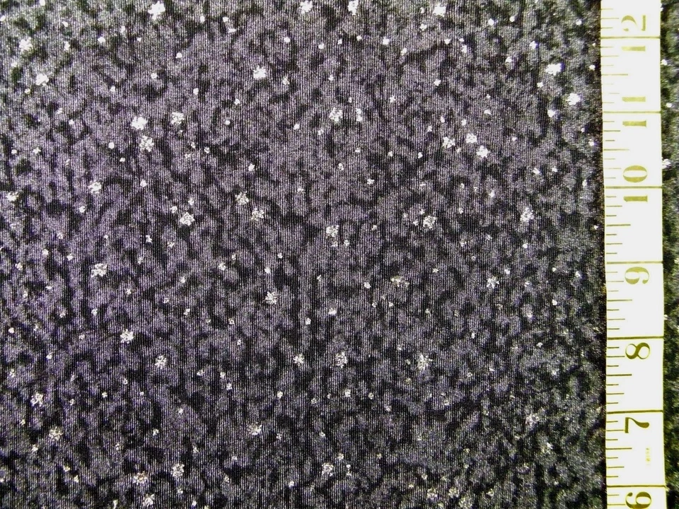 GLITTER PRATA EM TECIDO TRANSPARENTE MALHA ELÁSTICA CINZA E PRETO 61X45 POLEGADAS - Imagem 1 de 1