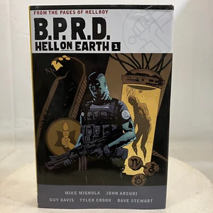 B.P.R.D. Hell on Earth 1 Dark Horse Comics 2017 1st Printing Hellboy HCDJ - Picture 1 of 7