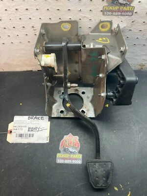 06-09 Pontiac Solstice OEM Manual Trans Brake Pedal with Bracket Foto 1 de 4