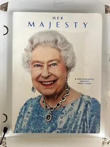 Her Majesty: A Photographic History 1926-Today (NEW)  + Silver Jubilee Card Set - Imagen 1 de 8