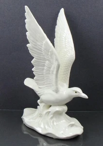 Porcelain White Bird In Flight on Wave Seagull Napcoware Japan 10.5" Tall - Picture 1 of 17