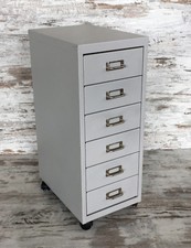 Carrello in metallo con cassetti