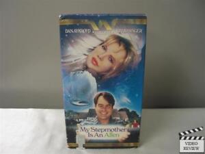 My Stepmother Is An Alien (VHS) Dan Aykroyd Kim Basinger