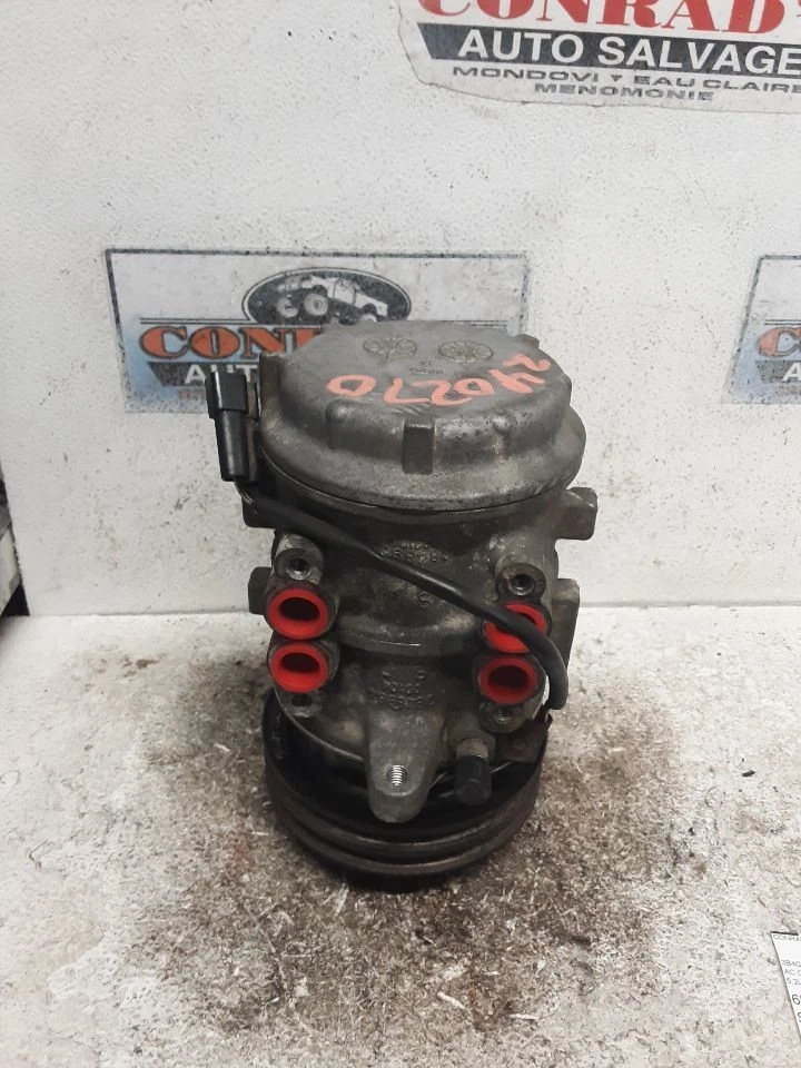 Compresor de aire acondicionado 8-360 para camioneta Dodge 150 85-92 1584425 Foto 1 de 4