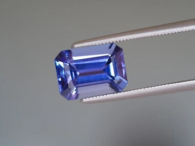 Tanzanita natural impecable de 3,26 quilates en lupa corte octágono limpia AAA Foto 1 de 4