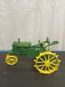 1995 ERTL 1/16 Scale 1930 John Deere Model P Tractor Two Cylinder Expo V - Picture 1 of 12