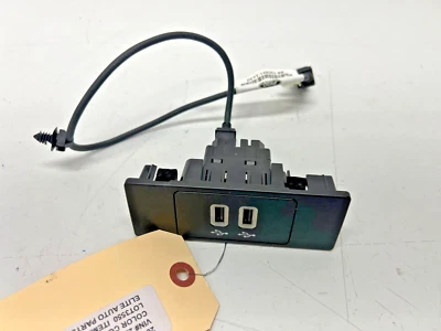 13-19 LINCOLN MKT CENTER CONSOLE USB CHARGER SOCKET PORT ASSEMBLY, OEM LOT3550 - Image 1 of 4