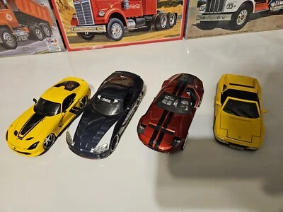 Lote de 4 carros de metal fundido, Viper, Ferrari, Shelby, Junke carros de jarda é vendido como está  - Imagem 1 de 4