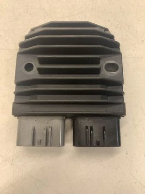 Rectificador/Regulador Asm - Yamaha Apex 55067 2007 Foto 1 de 4