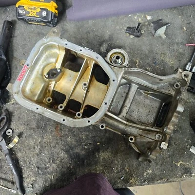 Toyota Prius C 2012-2019 motor 1,5 L conjunto de cárter de aceite superior fabricante de equipos originales con garantía Foto 1 de 3