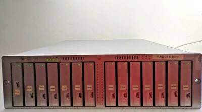 Gabinete de red de almacenamiento Apple XSERVE RAID A1009 con unidades x14 de 500 GB Foto 1 de 4