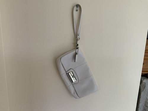 Bracciale COACH crema con bordo argento