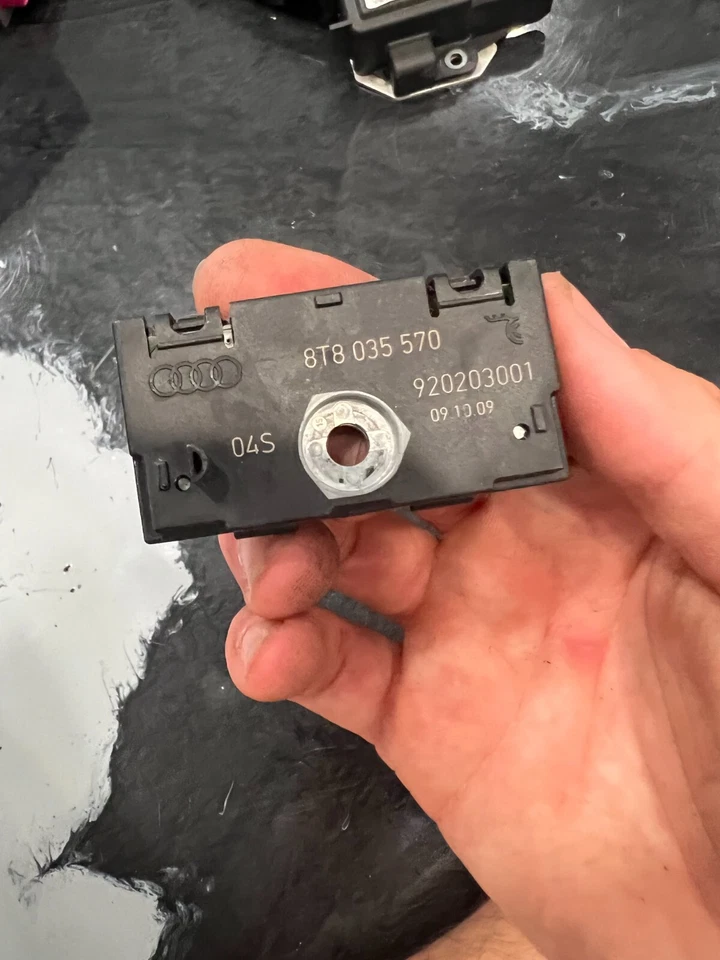 Estrangulador de supresión de ruido de antena Audi A6 2006-2011 8T8-035-570 OEM Foto 1 de 1