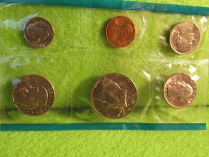 1980 U.S. MINT SET, 1 P AND 1 D, 13 COINS TOTAL, BU CONDITION - Picture 1 of 5