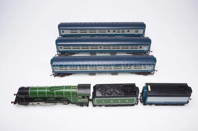 Hornby OO HO Flying Scotsman Two Twin Tenders Open Brake Coaches R089 R098 LTD M - Image 1 of 4