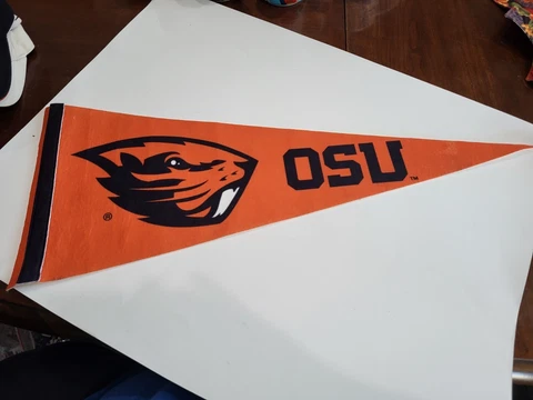 Oregan State University Beavers Pennant 11" X 28" Cover