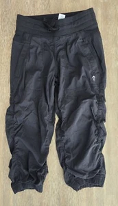 IVIVVA Lululemon Black Live to Move Crop Pants Girls Youth Size 8 - Picture 1 of 3
