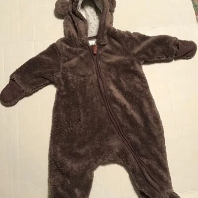 H&M 2-4 Mo Gris Imitación Piel Traje de Nieve Chaqueta Con Capucha Algodón Forro Corazones Cremallera Foto 1 de 4