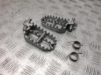 BMW R 1250 GS ADVENTURE TE 2021 estriberas delanteras  - Imagen 1 de 4