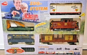 Dickie Zug-System Zugset mit Diesellok Kran Güterwagen und Gleisen - Picture 1 of 2