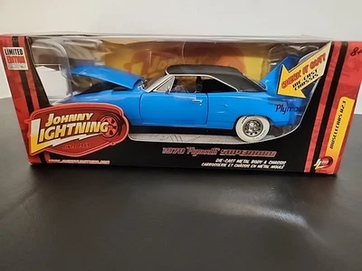 Johnny White ⚡️ Lightning '70 Superbird 白色轮胎/白色底部 1:24 CHASE — 第 1/4 张图片