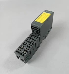 Siemens 6ES7 138-4FB03-0AB0 / 6ES7138-4FB03-0AB0 inkl. Sockel - Picture 1 of 2