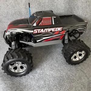 Traxxas Stampede 4x4, pristine 1:10 RC RTR monster truck in black - Picture 1 of 13