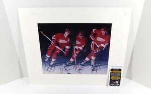 Foto a color firmada por Steve Yzerman/Bob Probert/Fedorov 11x14 Red Wings 3 autos JSA - Imagen 1 de 3