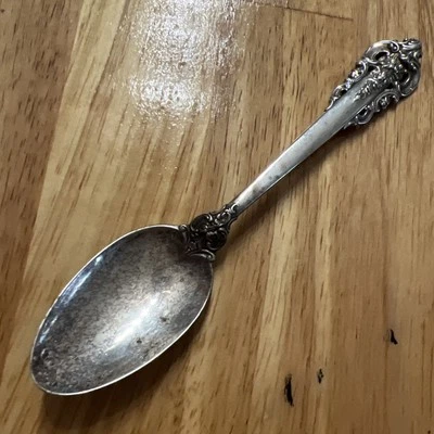 Cuchara grande barroca de Wallace de plata de ley antigua de colección Foto 1 de 4