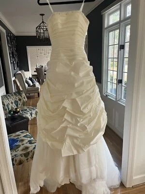 Vestido de noiva Justin Alexander tamanho 2 - Imagem 1 de 4