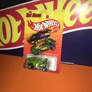 2012 Hot Wheels The Hot Ones Morris Wagon Green F57 - Picture 1 of 10