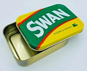 SWAN Metalldose Rauchen Tabak Aufbewahrungsbox grün & gelb Logo 11 cm x 8 cm - Bild 1 von 2