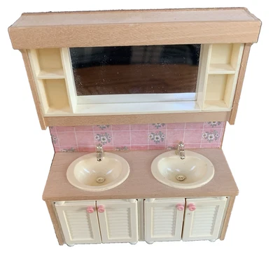 Mueble vintage para casa de muñecas Lundby rosa floral baño tocador doble lavabo Foto 1 de 4
