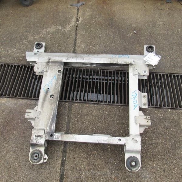 Chevy Impala Monte Carlo 2006-2011 subchasis delantero tracción delantera travesaño 3,5 L y 3,9 L Foto 1 de 1