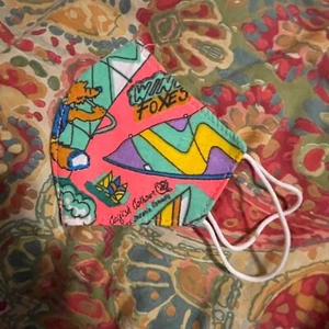Fun Vintage 1980s Fabric Handmade Colorful Cloth Face Mask Windsurfing Foxes New - Picture 1 of 6