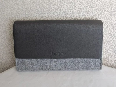 La Prairie 双色灰色翻盖手拿包 化妆包 袋 PU 和毛毡 — 第 1/4 张图片