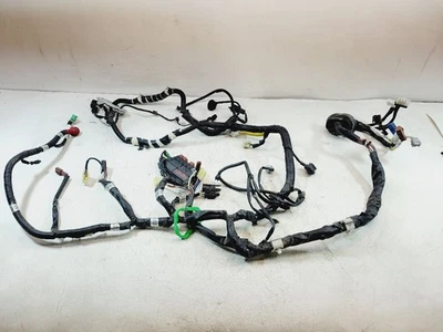 Subaru Forester 2004 2,5 L bahía delantera radiador soporte arnés de cables 81212SA000  Foto 1 de 4