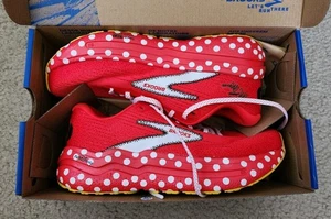 Zapato para correr Run Disney Brooks Minnie Mouse talla 9 ancho para mujer - Imagen 1 de 5