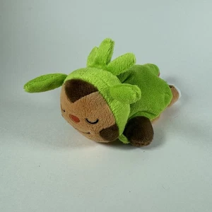 Pokemon Center Plüschtier Sleeping Chespin Kuttari 2016 Beanie 6 Zoll grün braun - Bild 1 von 11