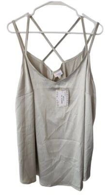 Camiseta sin mangas Lularoe plateada maciza 3X Daniella satinada V espalda cruzada 3XL ¡Nueva! Foto 1 de 3