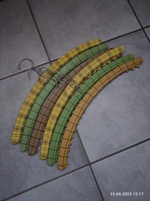 Vintage 6 alte Vintage Kleiderbügel Retro Konvolut Häkel/Strick  - Bild 1 von 4