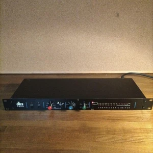 dbx 160A Mono Compressor / Limiter Dynamic Signal Processor tested working - Picture 1 of 2